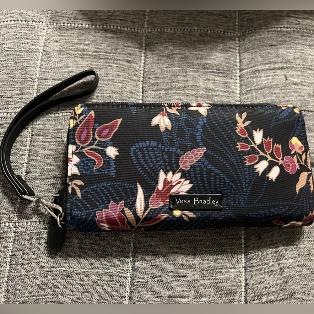 Vera Bradley Midtown Accordion Wristlet
